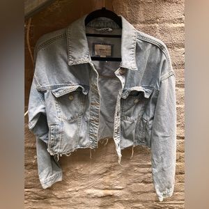 FOREVER 21 Cropped Denim Jacket